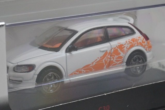 新品特価 LL-017-115 DCT 1/64 ボルボ Volvo C30 White (orange
