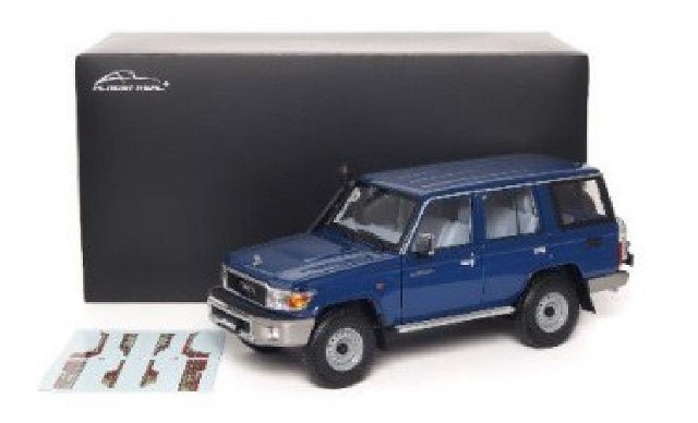 1/18ミニカー トヨタ ランドクルーザー 70 ZX 4DOOR 1994 ホワイト (ミニカー