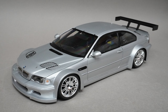 1/18 ミニチャンプス 100012100 BMW M3 GTR 'ストリート' 2001