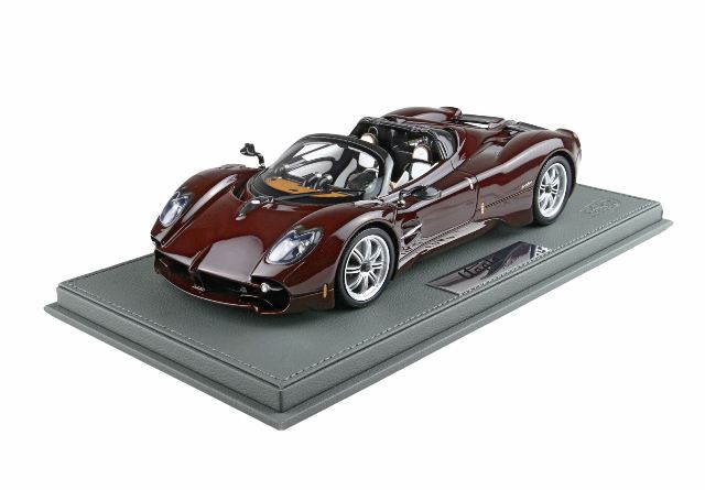 未使用 BBR モデル 1/18 パガーニ Utopia ブルー ミニカー 1/18 BBR Pagani Utopia (Blue Carbon Fiber) Resin Car Model