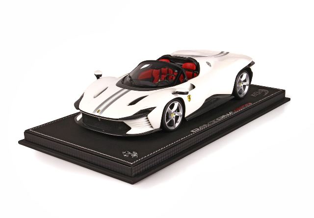 新品 P18214B BBR 1/18 フェラーリ デイトナ SP3 Ferrari