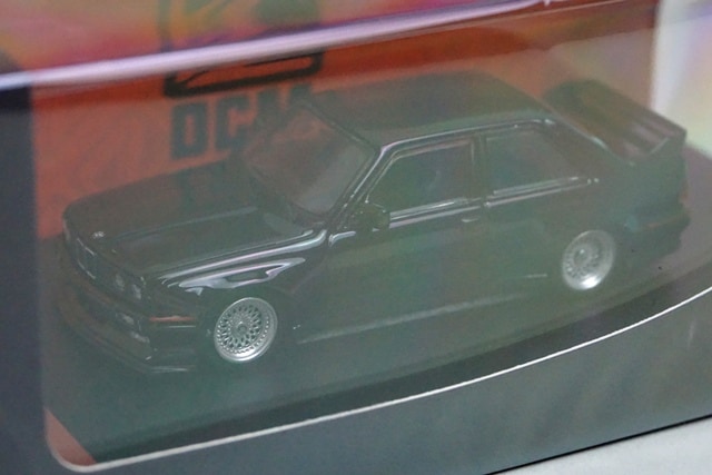 新品 DCM 1/64 BMW M3 (E30) Black, Boost Gear ミニカー通販