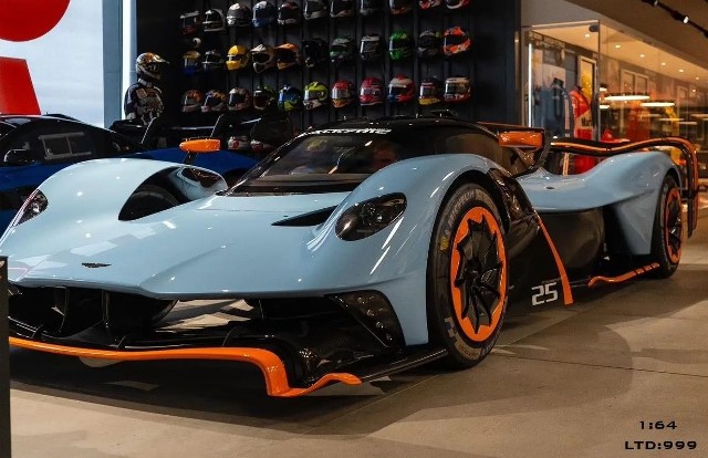 予約 Top Models 1/64 アストンマーティン ヴァルキリー Aston