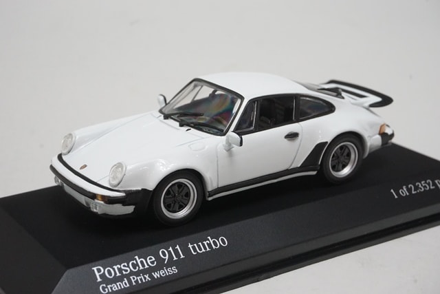 1/43 ミニチャンプス 430069002 ポルシェ 911 ターボ 1977 グランプリ
