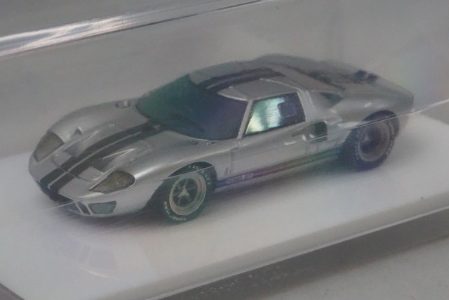 新品 M64X 1/64 フォード GT40 MK1 Silver with Black Stripe