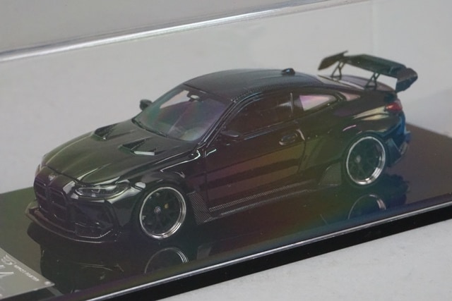 1/64 STREET WEAPON BMW M4 カーボンブラック　ミニカー BMW M4 G82 BLACK 1/64 DIECAST CAR BY STREET WEAPON | JVK Toys