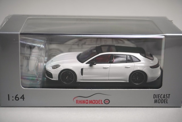 ポルシェ　パナメーラ　ミニカーマグネット Porsche - ポルシェ パナメーラ ミニカーマグネットの通販 by G