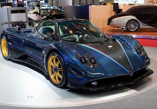 新品 850620001 BBR 1/18 パガーニ Pagani Zonda Tricolore diecast