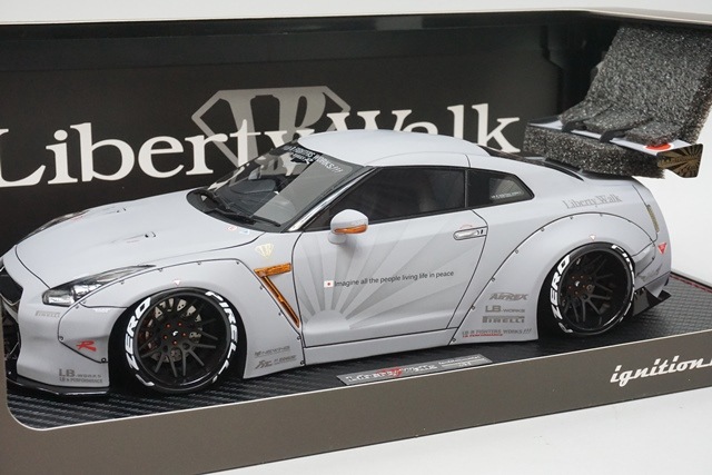 1/18 �����˥å�����ǥ� IG0669 ���� LB-WORKS GT-R (R35) �ޥåȥ��졼