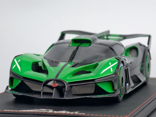 予約 MCM 1/18 ブガッティ ボライド Bugatti Bolide Green Carbon