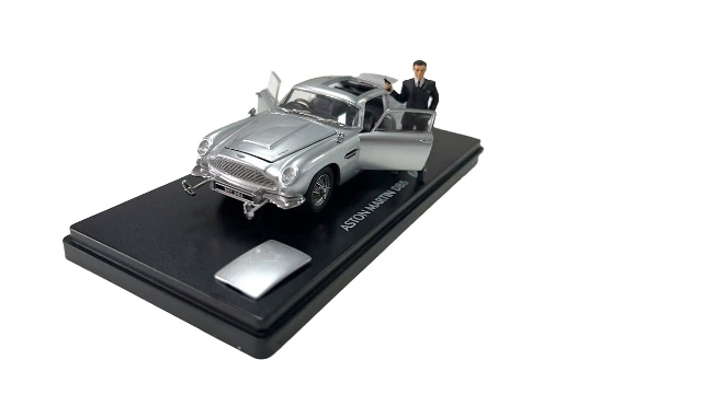 新品 8250622 XiaoGuang MODEL 1/43 アストンマーティン DB5 1965
