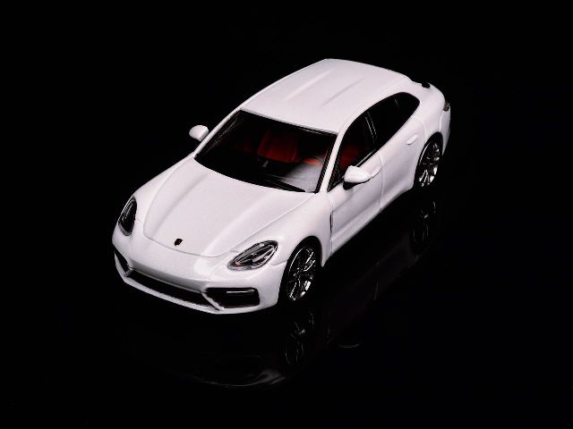 新品 Furuya 1/64 パナメーラ Panamera 971 White Sport Turismo