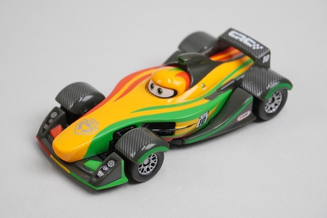 トミカ カーズ　 リップ•クラッチゴンスキー　 カーボンレーサータイプ カーズ トミカ リップ・クラッチゴンスキー (カーボンレーサータイプ