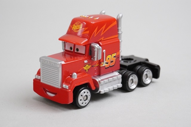 カーズ ミニカー マック フィギュア トミカ カーズ マック (カーズ2 ワールドグランプリタイプ