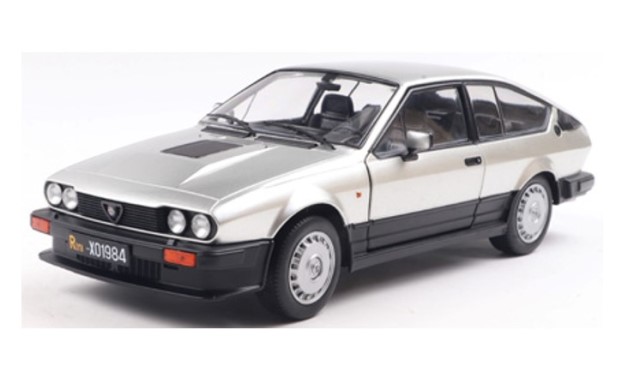 新品 S1802307 SOLIDO 1/18 アルファ ロメオ GTV6 1984 (シルバー