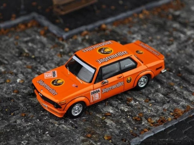 ͽ  YS 1/64 BMW 2002 turbo Orange Jagermeister