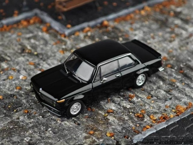 ͽ  YS 1/64 BMW 2002 turbo Black