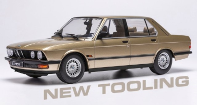 新品 18CMC184 イクソ 1/18 BMW 520i (E28) 1987 メタリックゴールド