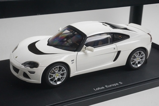 未展示品 オートアート 1/18 ロータス ヨーロッパ S シルバー 1/18 オートアート 75368 ロータス ヨーロッパ S ホワイト, Boost Gear