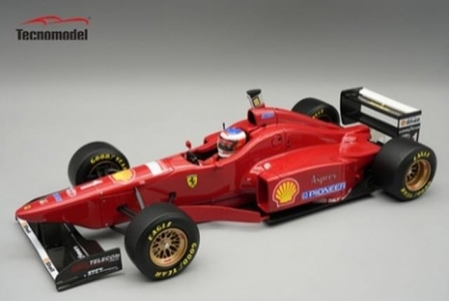 1/18 フェラーリ F1 75 – 名城・伝統美 プラモデル | 童友社公式