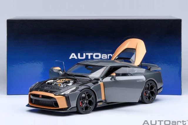 美品 1/18 オートアート モデルカー ニッサン GT-R R35 Amazon | オートアート (AUTOart) 1/18 日産 GT-R (R35) ニスモ