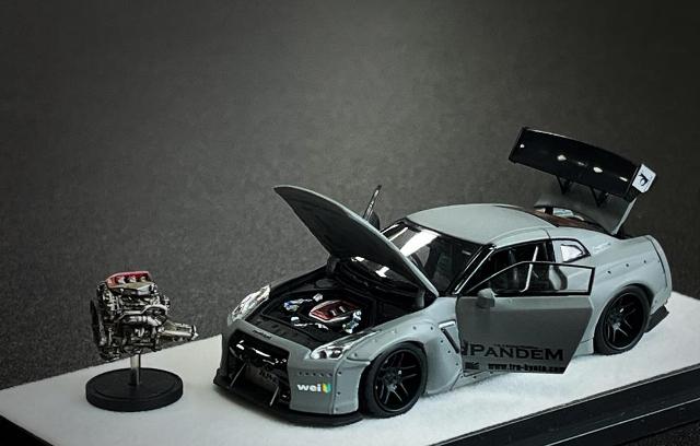 新品 PGM-640703 PGM 1/64 Rocket Bunny R35 フル開閉モデル Combat