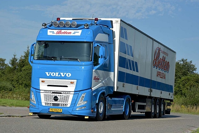 ボルボ グローブトロッター ピンク トレーラー K LINE ボルボ グローブトロッター ピンク トレーラー K LINE - メルカリ