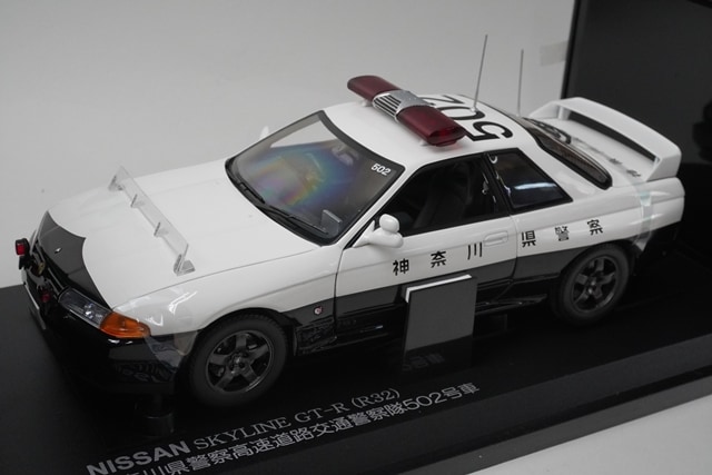 はっぴー！1/18ミニカー　初期型スカイラインジャパン【新品】Fミラー 1/18 京商 08366A 日産 スカイライン GT-R 神奈川県警察 #502