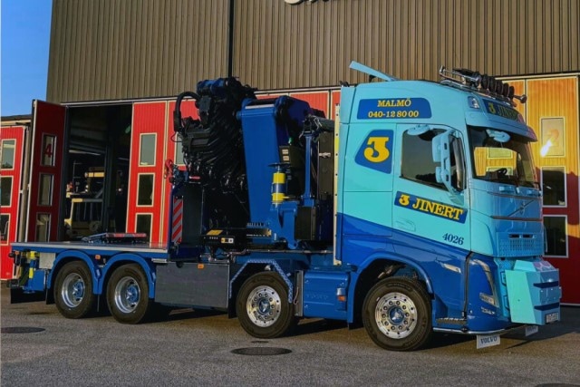 ロビGibbonJ45Standard2017年製 予約 01-4975 WSI 1/50 Jinert VOLVO FH5 GLOBETROTTER RIGED
