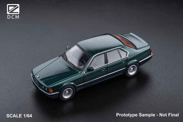 予約 DCM 1/64 BMW E32 7シリーズ セダン Oxford Metallic Green