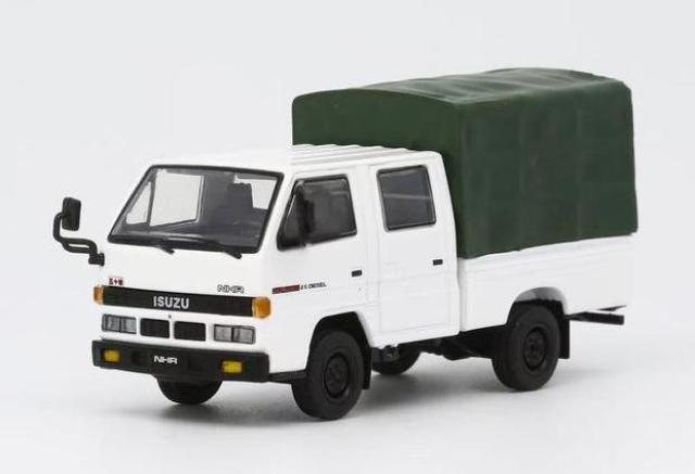 【値下げ】ISUZUVehiCROSS プラモ完成品1/24 タルガトップ仕様 値下げ】ISUZUVehiCROSS プラモ完成品1/24 タルガトップ仕様