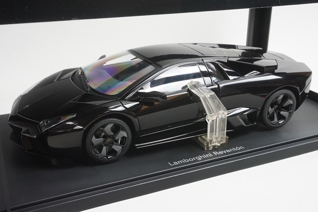 1/18 オートアート 74592 ランボルギーニ レヴェントン ブラック