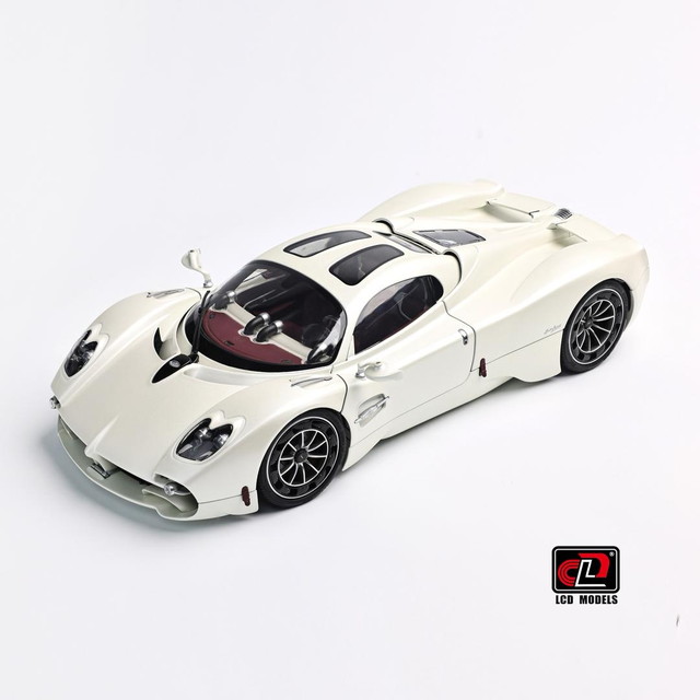予約 LCD18024-PW LCD 1/18 パガーニ Pagani Utopia ユートピア