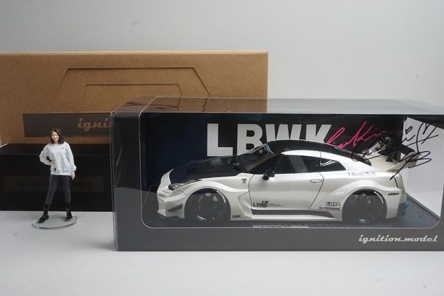 1/18 �����˥å�����ǥ� IG2358 LB-Silhouette WORKS GT ���� 35GT-RR �ۥ磻�� Ms.Chisaki Kato