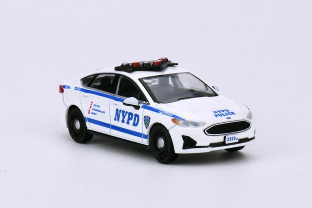 新品 596 1/64 フォード レスポンダー Ford Responder New York City