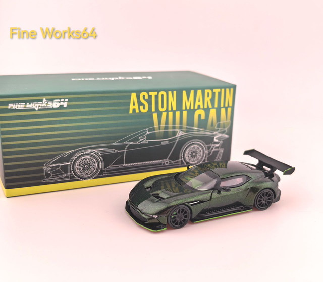 【新品】Aston Martin Vulcan 1/64ミニカー　グリーン 新品】Aston Martin Vulcan 1/64ミニカー グリーン