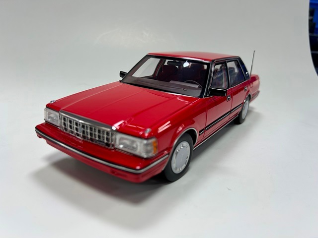 クラウン 新品 8250614R-1 XiaoGuang MODEL 1/18 トヨタ クラウン MS122 レッド