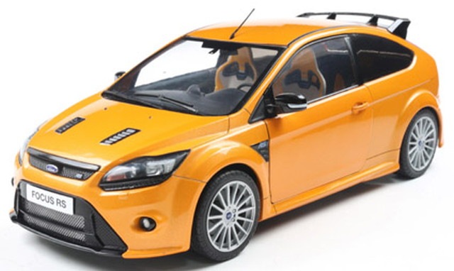 予約 S1813103 SOLIDO 1/18 フォード フォーカス RS Mk.2 RS Plus 2009