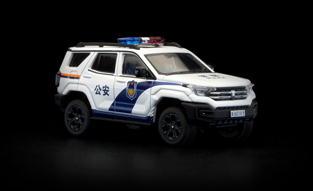 新品 T2-47 拓意 XCARTOYS 1/64 タンク 400 パトカー Tank 400 Police