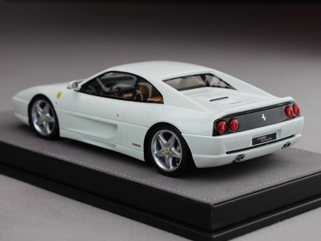 予約 V8 MODEL 1/18 F355 Luminous White+Black Tail, Boost Gear