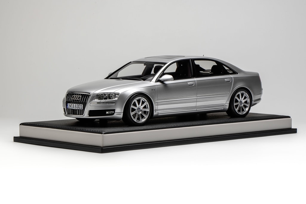 新品 MH030ISM モーターヘリックス 1/18 アウディ A8 L W12 2008 Ice