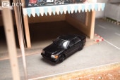ͽ��  DCM 1/64 �٥�� Benz W124 500E Brabus Piano Black