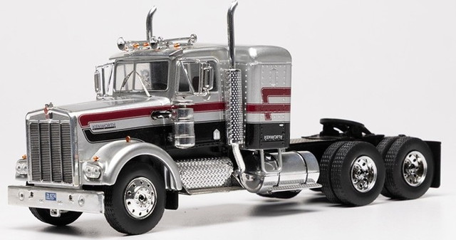 予約 TR262 イクソ 1/43 ケンワース W925 1976 シルバー , Boost Gear