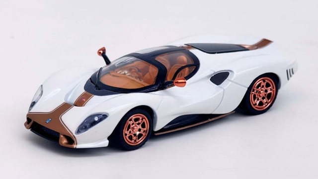 予約 PE63802A ピーコ 1/64 De Tomaso P72 ホワイト/ゴールド , Boost
