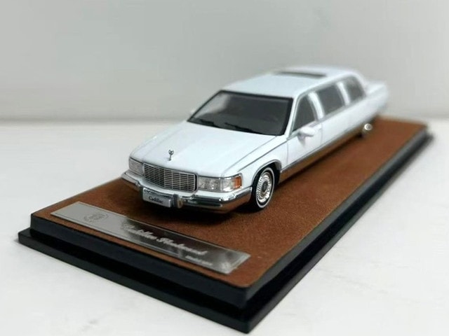 新品 XiaoGuang Model 1/64 キャデラック フリーウッド リムジン