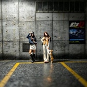 ͽ�� WT2026062218 WT Minifactory 1/64  Girl Walking Her Dog Duo ���λ��� ��ǥ� �� 2���� �ե����奢