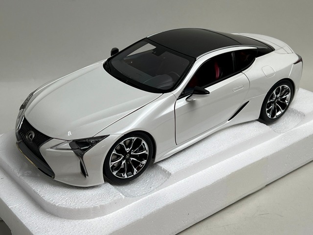 1/18 オートアート 78872 レクサス LC500 メタリック・ホワイト