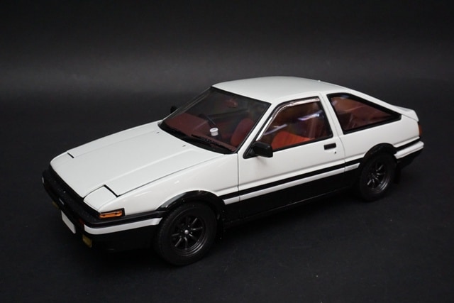1/18 オートアート78794 トヨタ スプリンター トレノ AE86 頭