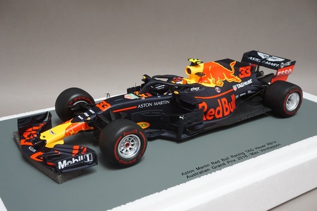 1/18 スパーク 18S348 アストンマーティン レッドブルレーシング TAG
