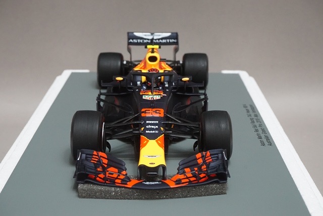 1/18 スパーク 18S348 アストンマーティン レッドブルレーシング TAG